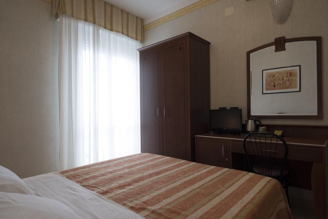 Hotel Rex ريميني المظهر الخارجي الصورة