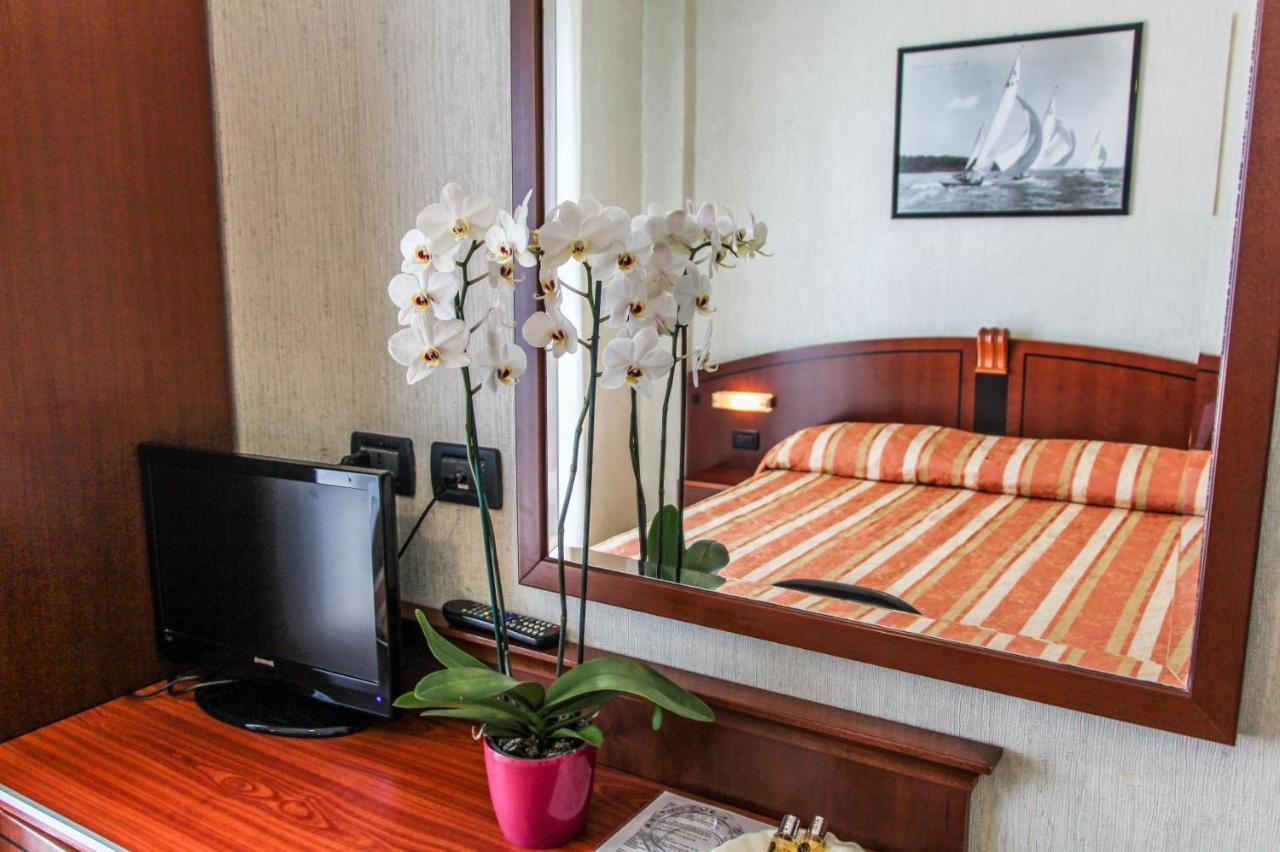 Hotel Rex ريميني المظهر الخارجي الصورة